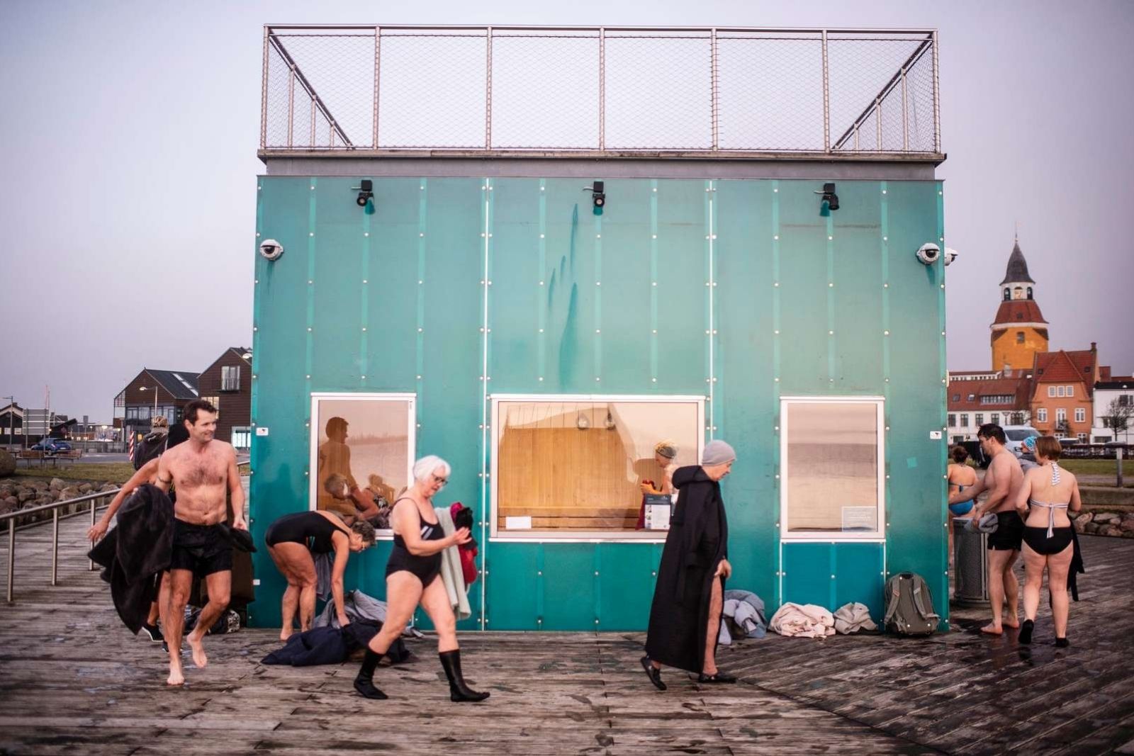 Mange mennesker besøger saunaen ved Faaborg havnebad under Faaborg Vinterdage